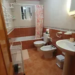 House Sungrila, 3 Rooms, Kitchen And Terrace شقة تورّيفيِخا