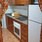 House Sungrila, 3 Rooms, Kitchen And Terrace شقة تورّيفيِخا