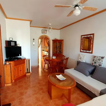 شقة House Sungrila, 3 Rooms, Kitchen And Terrace تورّيفيِخا