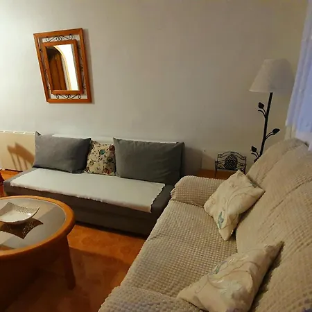 House Sungrila, 3 Rooms, Kitchen And Terrace شقة *